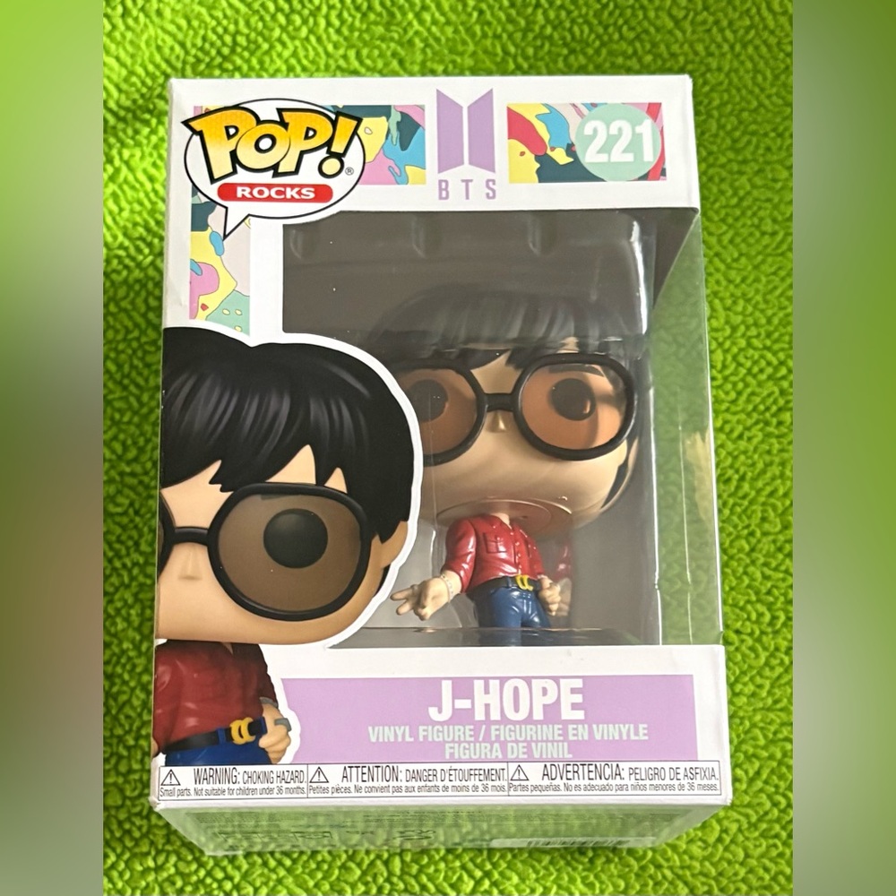 FUNKO POP!•ROCKS•DYNAMITE•BTS•#221
•J-HOPE.